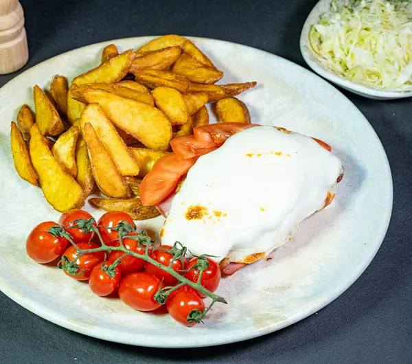 Piept de Pui umplut cu Bacon si Cascaval Grill — livrare Meniu Grill Story Pizza Rahova