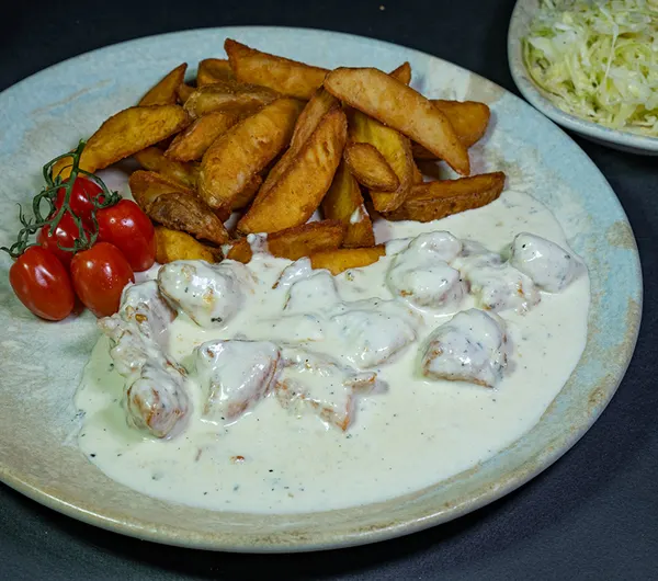 Piept Pui cu Gorgonzola pui, gorgonzola, smantana, — livrare Meniuri Story Pizza Rahova