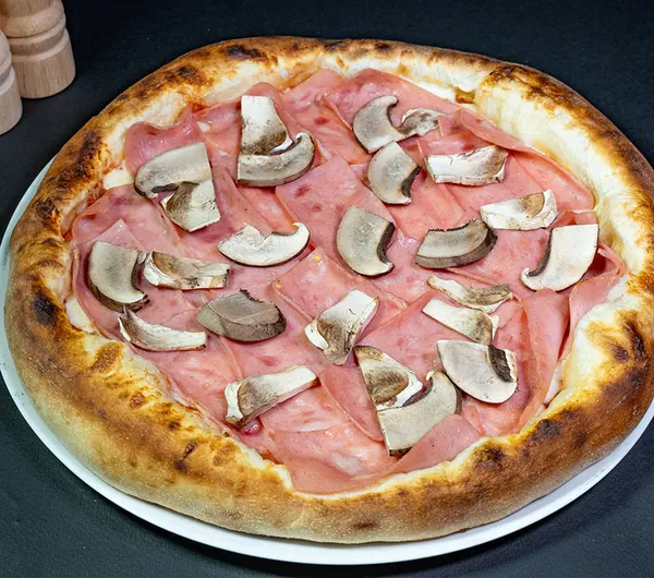 Pizza Prosciutto e Funghi — livrare Pizza Story Pizza Rahova