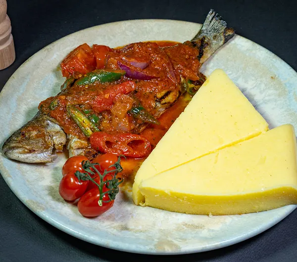 Saramura de Pastrav cu mamaliguta — livrare Preparate bucatarie Story Pizza Rahova
